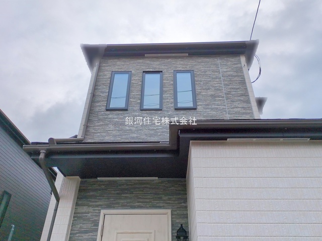 G00378501 千葉県千葉市美浜区磯辺１丁目 新築一戸建て 4190万円 土地面積100.24m² (約30.32坪) 建物面積95.64m² (約28.93坪) 間取り４ＬＤＫ 築年月2025年10月(築１年以内)【外観7】