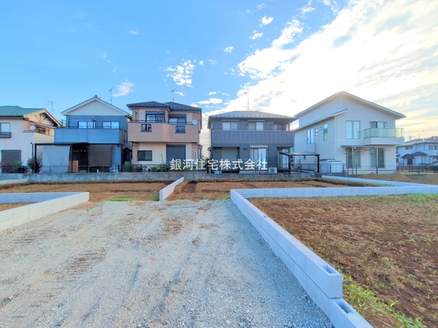 G00378636 埼玉県さいたま市岩槻区大字岩槻 新築一戸建て 2980万円 土地面積141.00m² (約42.65坪) 建物面積108.48m² (約32.81坪) 間取り３ＬＤＫ 築年月2025年09月【外観11】