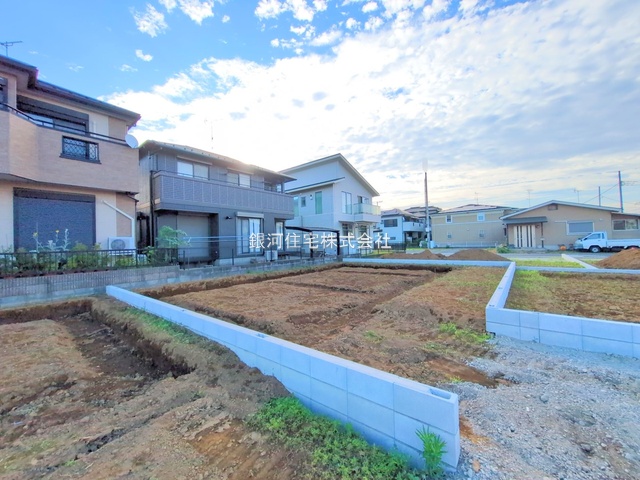 G00378636 埼玉県さいたま市岩槻区大字岩槻 新築一戸建て 2980万円 土地面積141.00m² (約42.65坪) 建物面積108.48m² (約32.81坪) 間取り３ＬＤＫ 築年月2025年09月【外観13】