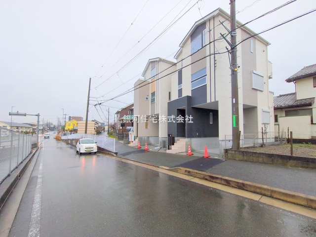 G00378711 神奈川県相模原市緑区橋本７丁目 新築一戸建て 4580万円 土地面積62.09m² (約18.78坪) 建物面積114.26m² (約34.56坪) 間取り４ＬＤＫ 築年月2026年01月(築１年以内)【外観3】