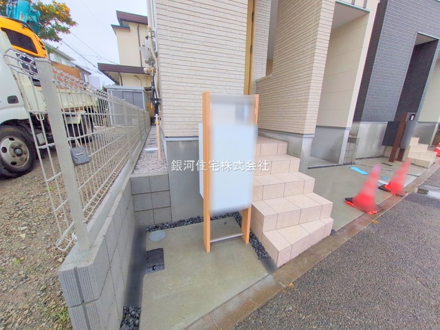 G00378711 神奈川県相模原市緑区橋本７丁目 新築一戸建て 4580万円 土地面積62.09m² (約18.78坪) 建物面積114.26m² (約34.56坪) 間取り４ＬＤＫ 築年月2026年01月(築１年以内)【外観10】