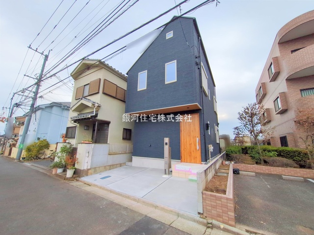 G00378758 東京都練馬区西大泉４丁目 新築一戸建て 4380万円 土地面積67.47m² (約20.40坪) 建物面積67.06m² (約20.28坪) 間取り３ＬＤＫ 築年月2025年10月(築１年以内)【外観2】