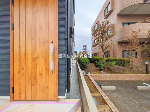 G00378758 東京都練馬区西大泉４丁目 新築一戸建て 4380万円 土地面積67.47m² (約20.40坪) 建物面積67.06m² (約20.28坪) 間取り３ＬＤＫ 築年月2025年10月(築１年以内)【外観5】