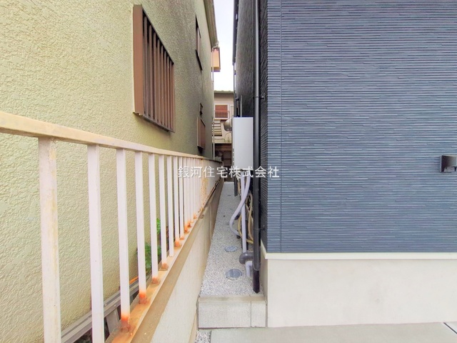 G00378758 東京都練馬区西大泉４丁目 新築一戸建て 4380万円 土地面積67.47m² (約20.40坪) 建物面積67.06m² (約20.28坪) 間取り３ＬＤＫ 築年月2025年10月(築１年以内)【外観6】