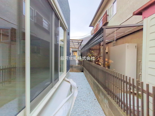 G00378758 東京都練馬区西大泉４丁目 新築一戸建て 4380万円 土地面積67.47m² (約20.40坪) 建物面積67.06m² (約20.28坪) 間取り３ＬＤＫ 築年月2025年10月(築１年以内)【外観9】