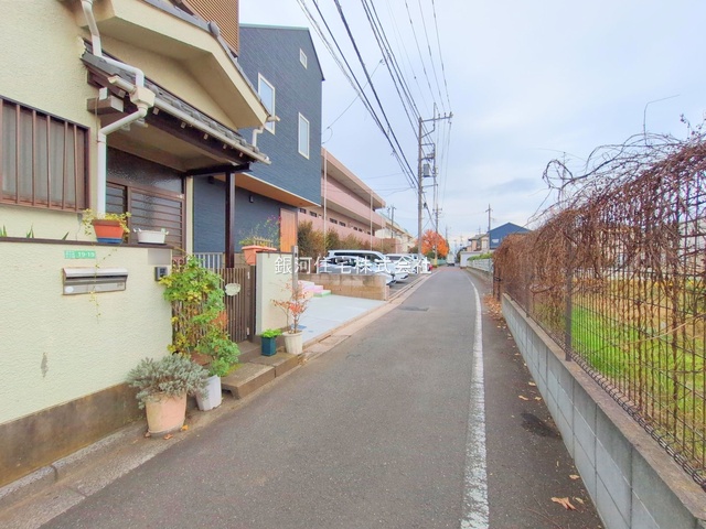 G00378758 東京都練馬区西大泉４丁目 新築一戸建て 4380万円 土地面積67.47m² (約20.40坪) 建物面積67.06m² (約20.28坪) 間取り３ＬＤＫ 築年月2025年10月(築１年以内)【外観10】