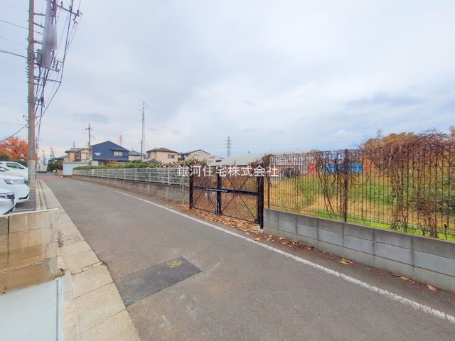 G00378758 東京都練馬区西大泉４丁目 新築一戸建て 4380万円 土地面積67.47m² (約20.40坪) 建物面積67.06m² (約20.28坪) 間取り３ＬＤＫ 築年月2025年10月(築１年以内)【外観11】