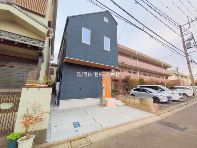 G00378758 東京都練馬区西大泉４丁目 新築一戸建て 4380万円 土地面積67.47m² (約20.40坪) 建物面積67.06m² (約20.28坪) 間取り３ＬＤＫ 築年月2025年10月(築１年以内)【外観15】