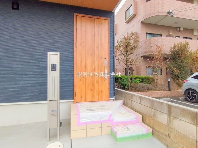 G00378758 東京都練馬区西大泉４丁目 新築一戸建て 4380万円 土地面積67.47m² (約20.40坪) 建物面積67.06m² (約20.28坪) 間取り３ＬＤＫ 築年月2025年10月(築１年以内)【外観16】