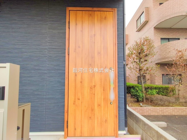 G00378758 東京都練馬区西大泉４丁目 新築一戸建て 4380万円 土地面積67.47m² (約20.40坪) 建物面積67.06m² (約20.28坪) 間取り３ＬＤＫ 築年月2025年10月(築１年以内)【外観17】