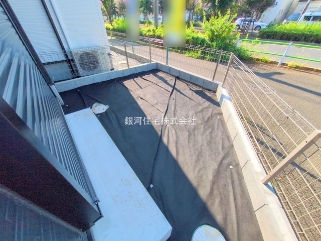 G00378850 東京都小平市小川町１丁目 新築一戸建て 4890万円 土地面積120.10m² (約36.33坪) 建物面積97.29m² (約29.43坪) 間取り３ＬＤＫ 築年月2025年03月(築１年以内)【外観5】