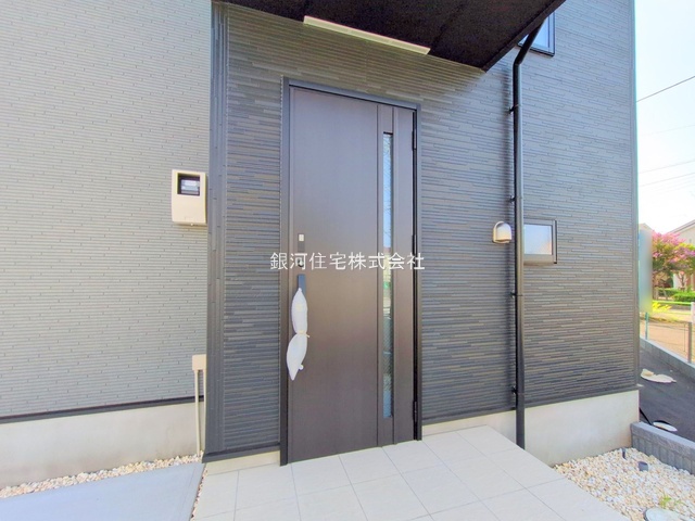 G00378850 東京都小平市小川町１丁目 新築一戸建て 4890万円 土地面積120.10m² (約36.33坪) 建物面積97.29m² (約29.43坪) 間取り３ＬＤＫ 築年月2025年03月(築１年以内)【外観18】