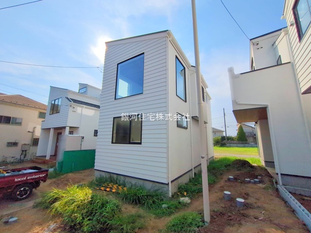 G00378902 神奈川県藤沢市本鵠沼５丁目 新築一戸建て 6990万円 土地面積109.30m² (約33.06坪) 建物面積89.12m² (約26.95坪) 間取り３ＬＤＫ 築年月2025年08月(築１年以内)【外観5】