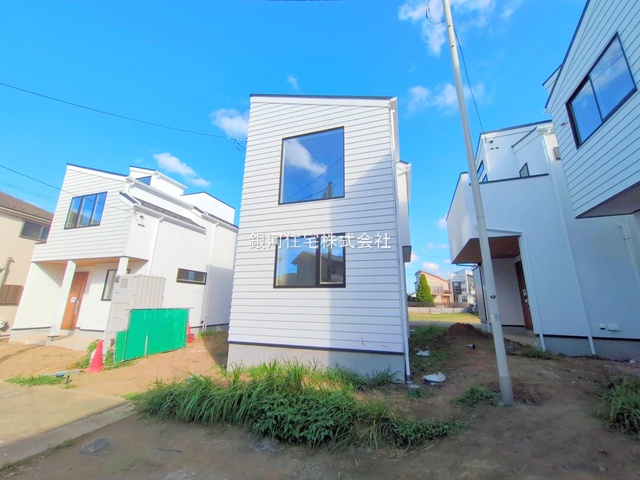 G00378902 神奈川県藤沢市本鵠沼５丁目 新築一戸建て 6990万円 土地面積109.30m² (約33.06坪) 建物面積89.12m² (約26.95坪) 間取り３ＬＤＫ 築年月2025年08月(築１年以内)【外観8】