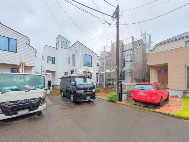 G00378902 神奈川県藤沢市本鵠沼５丁目 新築一戸建て 6990万円 土地面積109.30m² (約33.06坪) 建物面積89.12m² (約26.95坪) 間取り３ＬＤＫ 築年月2025年08月(築１年以内)【外観12】