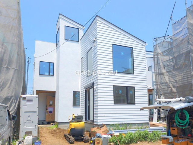 G00378902 神奈川県藤沢市本鵠沼５丁目 新築一戸建て 6990万円 土地面積109.30m² (約33.06坪) 建物面積89.12m² (約26.95坪) 間取り３ＬＤＫ 築年月2025年08月(築１年以内)【外観13】