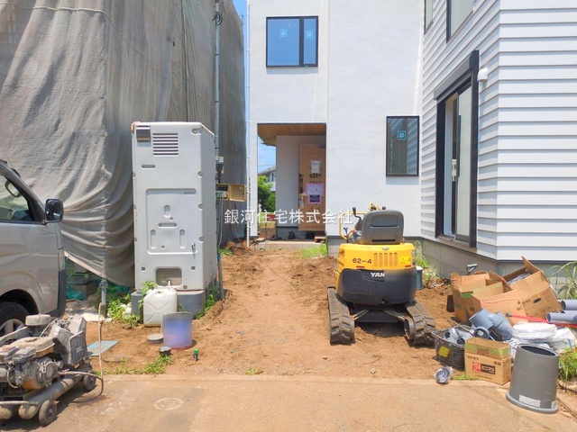 G00378902 神奈川県藤沢市本鵠沼５丁目 新築一戸建て 6990万円 土地面積109.30m² (約33.06坪) 建物面積89.12m² (約26.95坪) 間取り３ＬＤＫ 築年月2025年08月(築１年以内)【外観16】