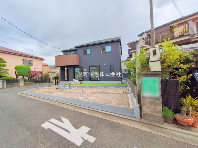 G00379061 東京都八王子市大楽寺町 新築一戸建て 4080万円 土地面積165.35m² (約50.01坪) 建物面積102.68m² (約31.06坪) 間取り４ＬＤＫ 築年月2025年09月【外観2】