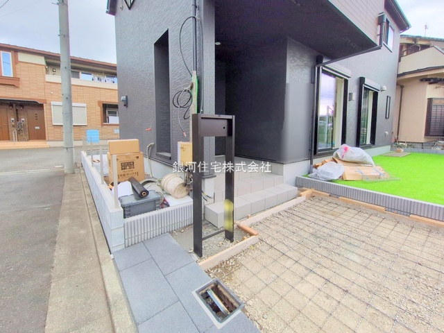 G00379061 東京都八王子市大楽寺町 新築一戸建て 4080万円 土地面積165.35m² (約50.01坪) 建物面積102.68m² (約31.06坪) 間取り４ＬＤＫ 築年月2025年09月【外観5】