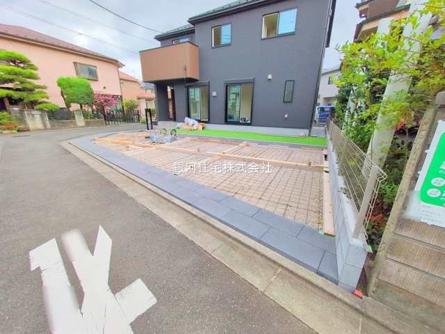 G00379061 東京都八王子市大楽寺町 新築一戸建て 4080万円 土地面積165.35m² (約50.01坪) 建物面積102.68m² (約31.06坪) 間取り４ＬＤＫ 築年月2025年09月【外観8】