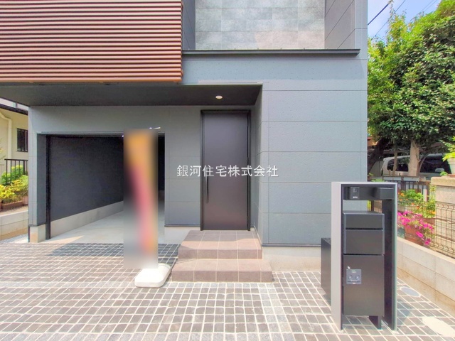 G00379084 神奈川県綾瀬市大上５丁目 新築一戸建て 4780万円 土地面積69.83m² (約21.12坪) 建物面積111.37m² (約33.68坪) 間取り３ＬＤＫ 築年月2025年07月(築１年以内)【外観8】