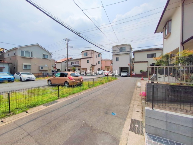 G00379084 神奈川県綾瀬市大上５丁目 新築一戸建て 4780万円 土地面積69.83m² (約21.12坪) 建物面積111.37m² (約33.68坪) 間取り３ＬＤＫ 築年月2025年07月(築１年以内)【外観14】