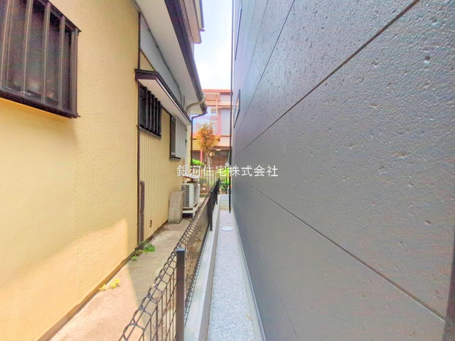 G00379084 神奈川県綾瀬市大上５丁目 新築一戸建て 4780万円 土地面積69.83m² (約21.12坪) 建物面積111.37m² (約33.68坪) 間取り３ＬＤＫ 築年月2025年07月(築１年以内)【外観18】