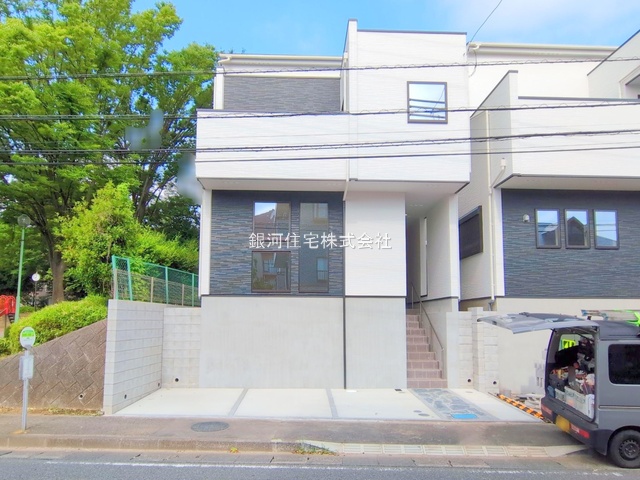 G00379147 埼玉県さいたま市南区大字大谷口 新築一戸建て 4780万円 土地面積100.44m² (約30.38坪) 建物面積105.12m² (約31.79坪) 間取り４ＬＤＫ 築年月2025年06月(築１年以内)【外観11】
