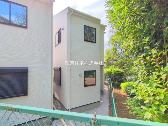 G00379147 埼玉県さいたま市南区大字大谷口 新築一戸建て 4780万円 土地面積100.44m² (約30.38坪) 建物面積105.12m² (約31.79坪) 間取り４ＬＤＫ 築年月2025年06月(築１年以内)【外観14】