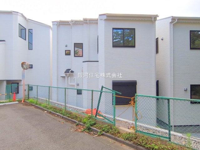 G00379148 埼玉県さいたま市南区大字大谷口 新築一戸建て 4780万円 土地面積100.13m² (約30.28坪) 建物面積108.42m² (約32.79坪) 間取り４ＬＤＫ 築年月2025年07月(築１年以内)【外観8】