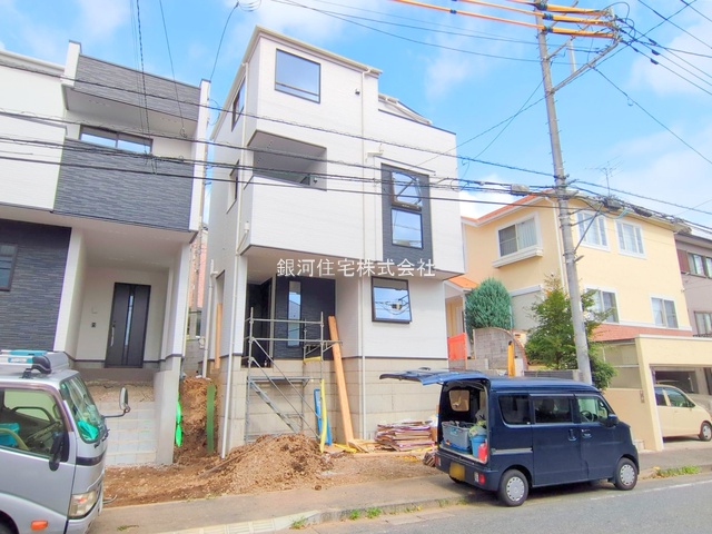 G00379149 埼玉県さいたま市南区大字大谷口 新築一戸建て 4480万円 土地面積90.16m² (約27.27坪) 建物面積108.00m² (約32.67坪) 間取り４ＬＤＫ 築年月2025年07月(築１年以内)【外観2】