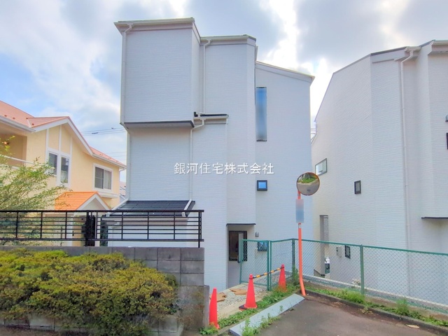 G00379149 埼玉県さいたま市南区大字大谷口 新築一戸建て 4480万円 土地面積90.16m² (約27.27坪) 建物面積108.00m² (約32.67坪) 間取り４ＬＤＫ 築年月2025年07月(築１年以内)【外観7】