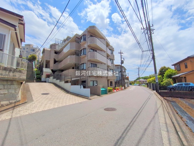 G00379156 神奈川県横浜市戸塚区汲沢４丁目 中古マンション 1290万円 専有面積43.52m² (約13.16坪) 間取り１ＬＤＫ 所在階4階 築年月1992年04月(築33年)【外観9】
