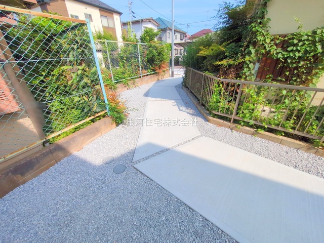 G00379167 東京都国分寺市西町４丁目 新築一戸建て 5880万円 土地面積197.98m² (約59.88坪) 建物面積107.23m² (約32.43坪) 間取り４ＬＤＫ 築年月2025年02月(築１年以内)【外観15】