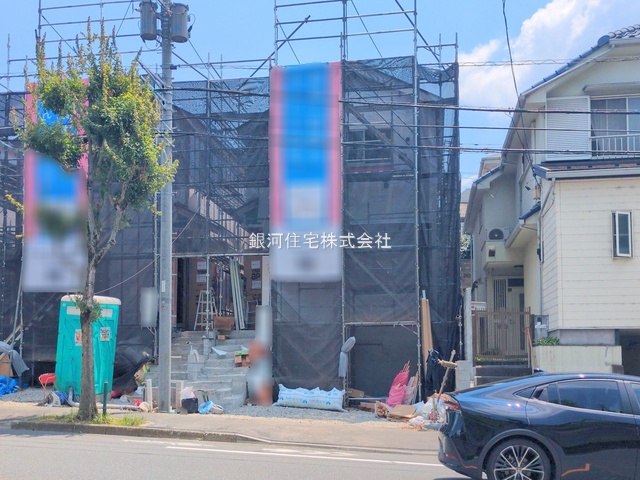 G00379231 東京都町田市鶴川４丁目 新築一戸建て 3980万円 土地面積103.57m² (約31.32坪) 建物面積83.63m² (約25.29坪) 間取り３ＬＤＫ 築年月2025年08月(築１年以内)【外観16】