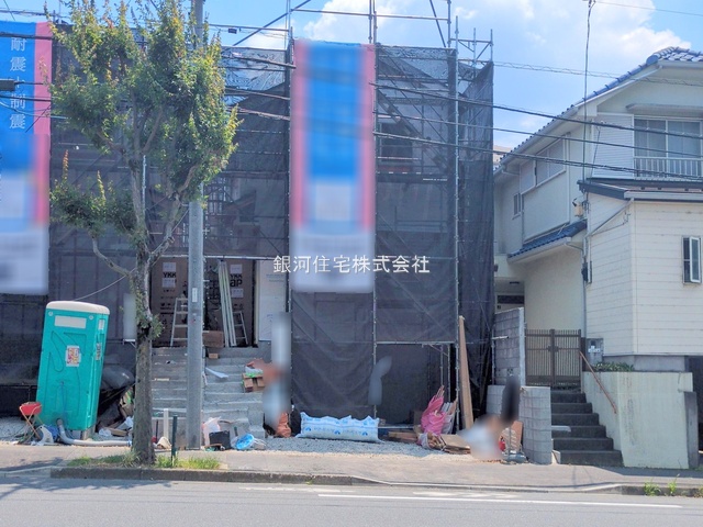 G00379231 東京都町田市鶴川４丁目 新築一戸建て 3980万円 土地面積103.57m² (約31.32坪) 建物面積83.63m² (約25.29坪) 間取り３ＬＤＫ 築年月2025年08月(築１年以内)【外観17】