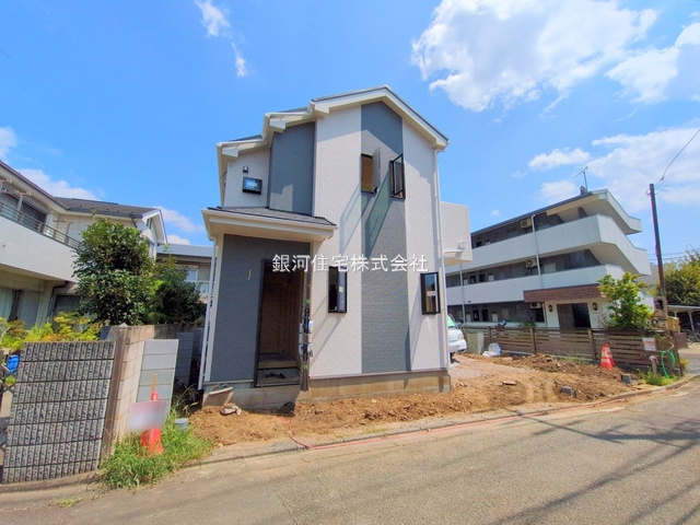 G00379251 東京都東久留米市神宝町２丁目 新築一戸建て 4590万円 土地面積98.57m² (約29.81坪) 建物面積78.04m² (約23.60坪) 間取り３ＬＤＫ 築年月2025年09月【外観2】