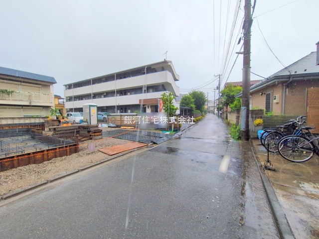 G00379252 東京都東久留米市神宝町２丁目 新築一戸建て 4190万円 土地面積93.88m² (約28.39坪) 建物面積73.90m² (約22.35坪) 間取り３ＬＤＫ 築年月2025年09月【外観6】
