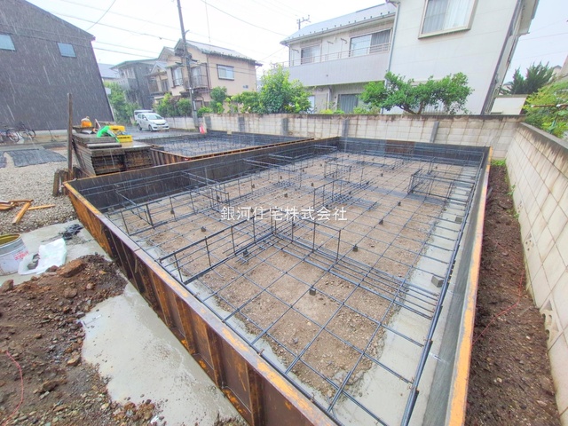 G00379252 東京都東久留米市神宝町２丁目 新築一戸建て 4190万円 土地面積93.88m² (約28.39坪) 建物面積73.90m² (約22.35坪) 間取り３ＬＤＫ 築年月2025年09月【外観9】