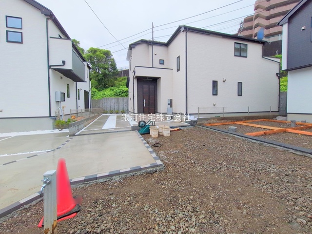 G00379256 東京都日野市新町２丁目 新築一戸建て 5580万円 土地面積162.54m² (約49.16坪) 建物面積102.26m² (約30.93坪) 間取り４ＬＤＫ 築年月2025年06月(築１年以内)【外観12】