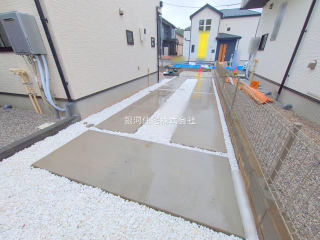 G00379256 東京都日野市新町２丁目 新築一戸建て 5580万円 土地面積162.54m² (約49.16坪) 建物面積102.26m² (約30.93坪) 間取り４ＬＤＫ 築年月2025年06月(築１年以内)【外観15】