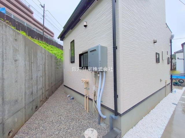 G00379256 東京都日野市新町２丁目 新築一戸建て 5580万円 土地面積162.54m² (約49.16坪) 建物面積102.26m² (約30.93坪) 間取り４ＬＤＫ 築年月2025年06月(築１年以内)【外観16】