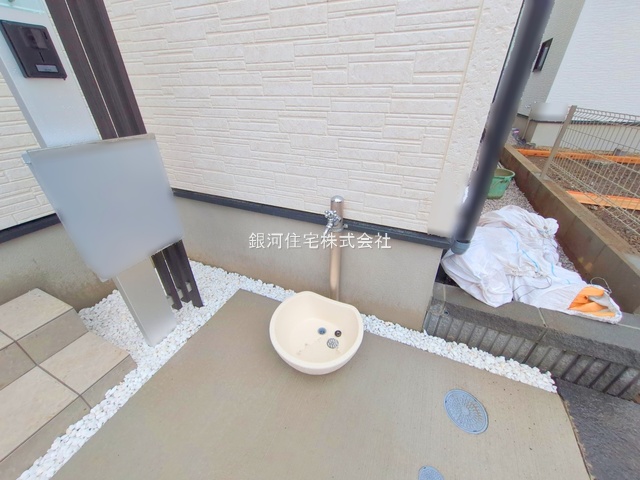 G00379256 東京都日野市新町２丁目 新築一戸建て 5580万円 土地面積162.54m² (約49.16坪) 建物面積102.26m² (約30.93坪) 間取り４ＬＤＫ 築年月2025年06月(築１年以内)【外観17】