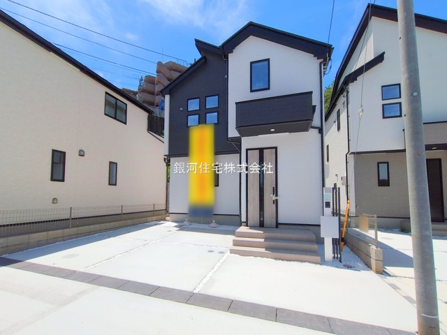 G00379257 東京都日野市新町２丁目 新築一戸建て 5280万円 土地面積155.56m² (約47.05坪) 建物面積98.53m² (約29.80坪) 間取り４ＬＤＫ 築年月2025年06月(築１年以内)【外観2】