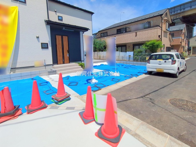 G00379257 東京都日野市新町２丁目 新築一戸建て 5280万円 土地面積155.56m² (約47.05坪) 建物面積98.53m² (約29.80坪) 間取り４ＬＤＫ 築年月2025年06月(築１年以内)【外観5】