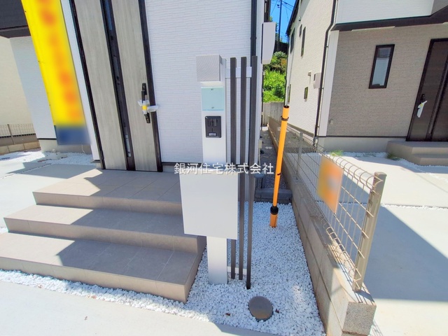 G00379257 東京都日野市新町２丁目 新築一戸建て 5280万円 土地面積155.56m² (約47.05坪) 建物面積98.53m² (約29.80坪) 間取り４ＬＤＫ 築年月2025年06月(築１年以内)【外観8】