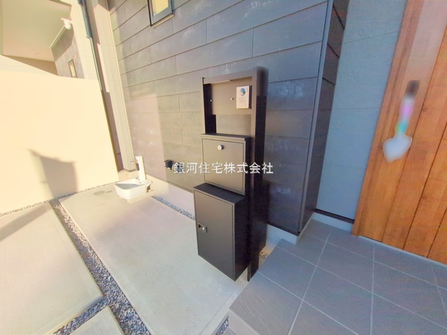 G00379261 神奈川県相模原市緑区二本松１丁目 新築一戸建て 5380万円 土地面積112.57m² (約34.05坪) 建物面積91.29m² (約27.61坪) 間取り３ＬＤＫ 築年月2025年09月(築１年以内)【外観4】