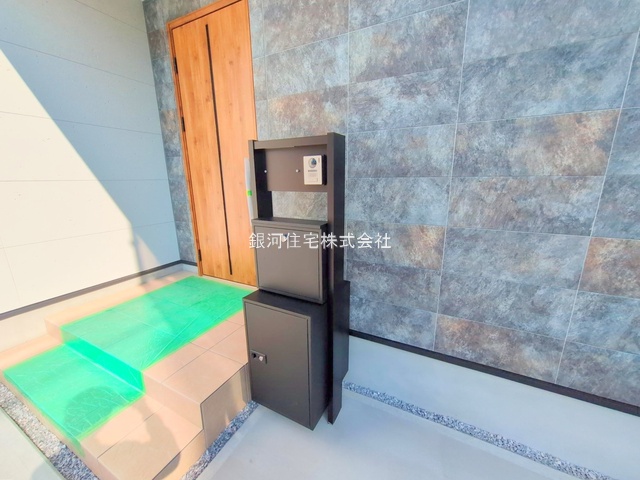 G00379262 神奈川県相模原市緑区二本松１丁目 新築一戸建て 5380万円 土地面積112.61m² (約34.06坪) 建物面積90.46m² (約27.36坪) 間取り３ＬＤＫ 築年月2025年08月(築１年以内)【外観18】