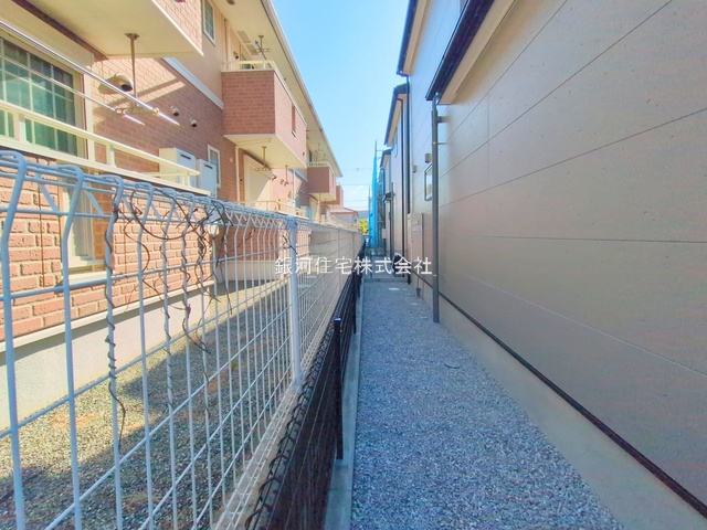 G00379263 神奈川県相模原市緑区二本松１丁目 新築一戸建て 4680万円 土地面積122.86m² (約37.16坪) 建物面積90.88m² (約27.49坪) 間取り３ＬＤＫ 築年月2025年08月(築１年以内)【外観15】