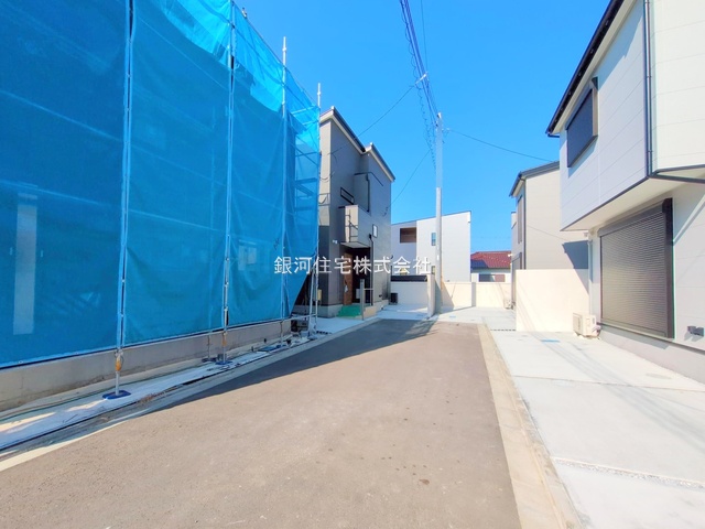 G00379264 神奈川県相模原市緑区二本松１丁目 新築一戸建て 4680万円 土地面積122.36m² (約37.01坪) 建物面積90.25m² (約27.30坪) 間取り３ＬＤＫ 築年月2025年08月(築１年以内)【外観3】